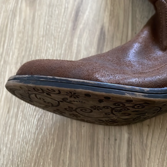 Knee length boots - Picture 2 of 3